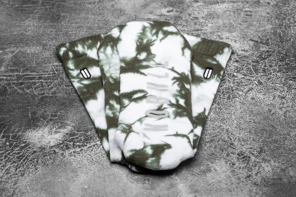 NOBULL Crew Sock (Tie-Dye) White & Army Green