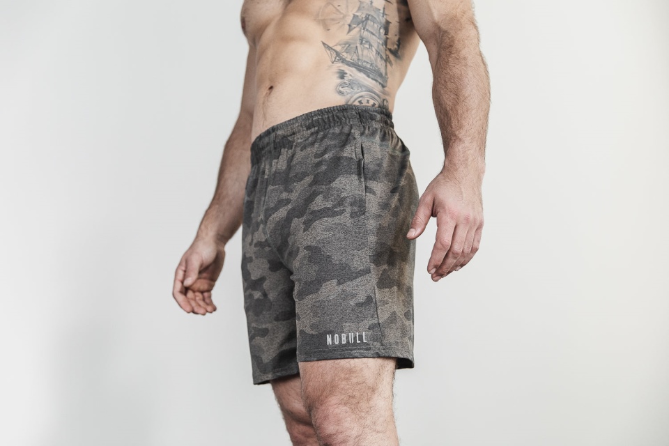 NOBULL Men's Lightweight Knit Short 7" (Camo) Dark